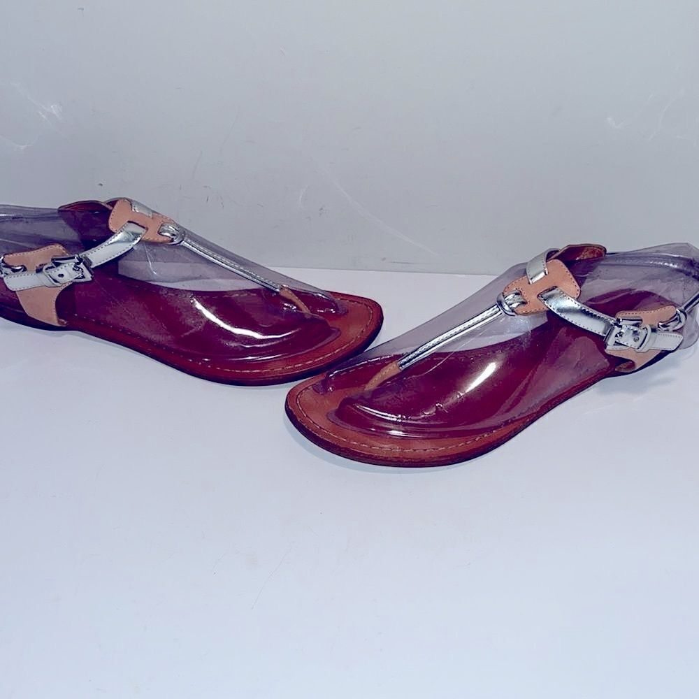 Coach silver & tan leather thong sandals - Picture 3 of 8